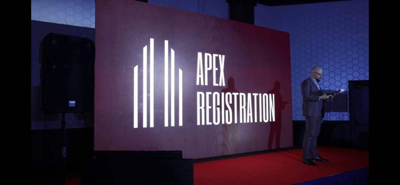 APEX — брендинг на сцене мероприятия